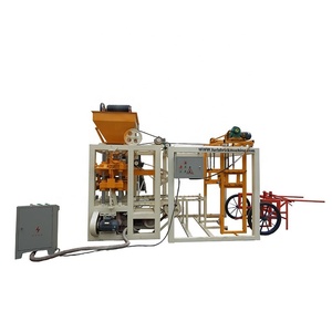 Machine semi-automatique QT4-24 pour la fabrication <span class=keywords><strong>de</strong></span> blocs <span class=keywords><strong>de</strong></span> ciment emboîtables en cendres volantes, machine à fabriquer des briques - Product Image 2