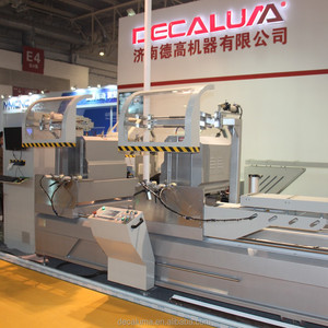 Scie de découpe de précision à double tête CNC 3 axes DECALUMA pour la fabrication de fenêtres en <span class=keywords><strong>profil</strong></span>és aluminium - Product Image 4