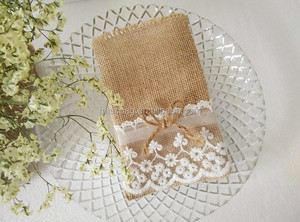 Petit sac à cordon en toile de <span class=keywords><strong>jute</strong></span> imprimé moderne personnalisé Pochette en mousseline de <span class=keywords><strong>jute</strong></span> en toile écologique avec <span class=keywords><strong>dentelle</strong></span> - Product Image 6