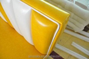 Divanetto per Ristorante Stile Diner Americano Retrò, Seduta Bifacciale in Pelle PU Gialla e Bianca per Caffè e Fast Food - Product Image 3