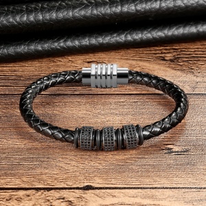 Bracciale di Lusso in Vera Pelle di Marca alla Moda per <span class=keywords><strong>Uomo</strong></span> e Donna, Braccialetti Trendy con Charm Cavaliere e Coraggio, <span class=keywords><strong>Bracciali</strong></span> in Acciaio Inossidabile per Coppie - Product Image 4