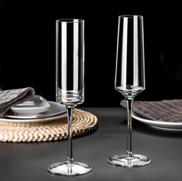 170ml/200ml Customized Logo Wedding Crystal Glow Champagne Wine Glass Set