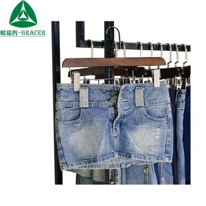 <span class=keywords><strong>Stock</strong></span> di fabbrica all'<span class=keywords><strong>ingrosso</strong></span> balle sfuse di seconda mano <span class=keywords><strong>abbigliamento</strong></span> usato balle di <span class=keywords><strong>abbigliamento</strong></span> UK Denim gonna ragazza - Product Image 4