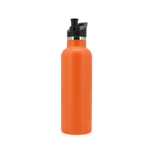 Bouteille d'eau isolée sous vide de sport enduite de poudre de gobelet en acier inoxydable à double paroi de haute qualité avec bouchon à rabat - Product Image 1