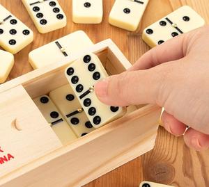 Dominós de urea color marfil, no tóxicos, de alta calidad y bajo precio al por mayor, 50x25x12 mm, diseño impreso para juguetes, juego combinado de 4 - Product Image 6