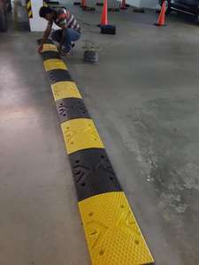 350*1000*40 мм Прочный отражающий резиновый скоростной горб Безопасности Дорожного Движения Резиновый скоростной удар высокой прочности резиновый Отбойник - Product Image 5