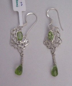 Pendientes colgantes finos de Plata de Ley 925 con forma de número/patrón estilo étnico marca SG para bodas cuarzo como piedra principal - Product Image 1