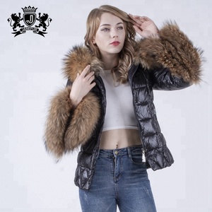 Cappotto Invernale Imbottito in Piuma con Collo e Polsini in Pelliccia di Procione, Giacca Invernale da Donna con Cappuccio in Pelliccia - Product Image 5