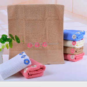 Giá Tốt Nhất Cho Chất Lượng Cao Vàng Jacquard Thêu In Khăn Tay Mềm Cotton Hữu Cơ Cho Người Lớn Trẻ Em Mô Hình Thể Thao - Product Image 5
