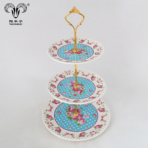 Europa Stile Pieghevole <span class=keywords><strong>In</strong></span> Oro 3 Tiers Della Decalcomania di <span class=keywords><strong>Ceramica</strong></span> Del Basamento Della Torta <span class=keywords><strong>per</strong></span> la Cerimonia Nuziale - Product Image 6