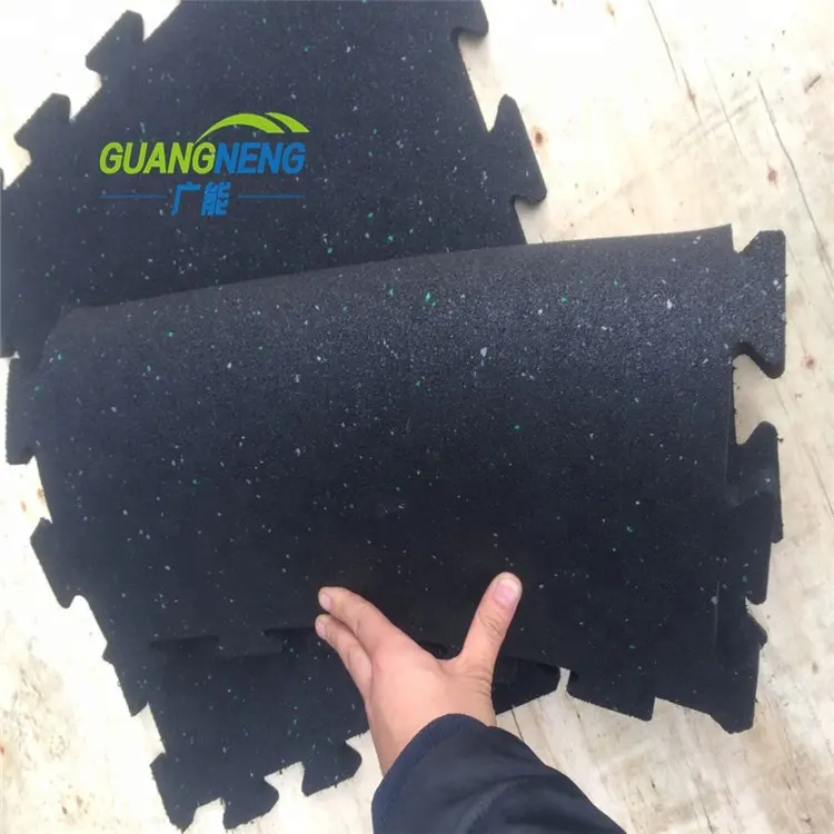 Soft and colorful Indoor Interlocking Gym Rubber Mat / Rubber Floor for Gym Use