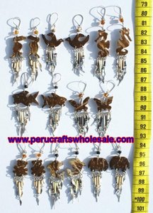 Vente en gros de boucles d'oreilles pendantes à la mode péruvienne mignonnes graines de noix de coco sculptées d'animaux élégants bijoux sculptés - Product Image 2