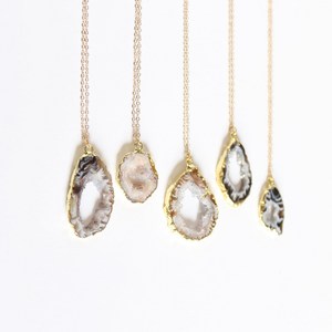 Geode ham taş uzun Boho kolye, doğal taş dilim kolye, işlenmemiş taş ve akik kristal kolye
