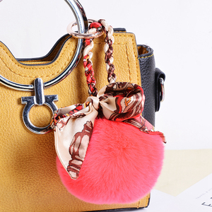 Yongze filles mignon ruban personnalisé <span class=keywords><strong>grosse</strong></span> <span class=keywords><strong>peluche</strong></span> <span class=keywords><strong>boule</strong></span> de fourrure porte-clés <span class=keywords><strong>peluche</strong></span> - Product Image 6