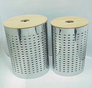 Juego de 2 cestas de lavandería de madera con forma ovalada de cuerpo de acero inoxidable - Product Image 3