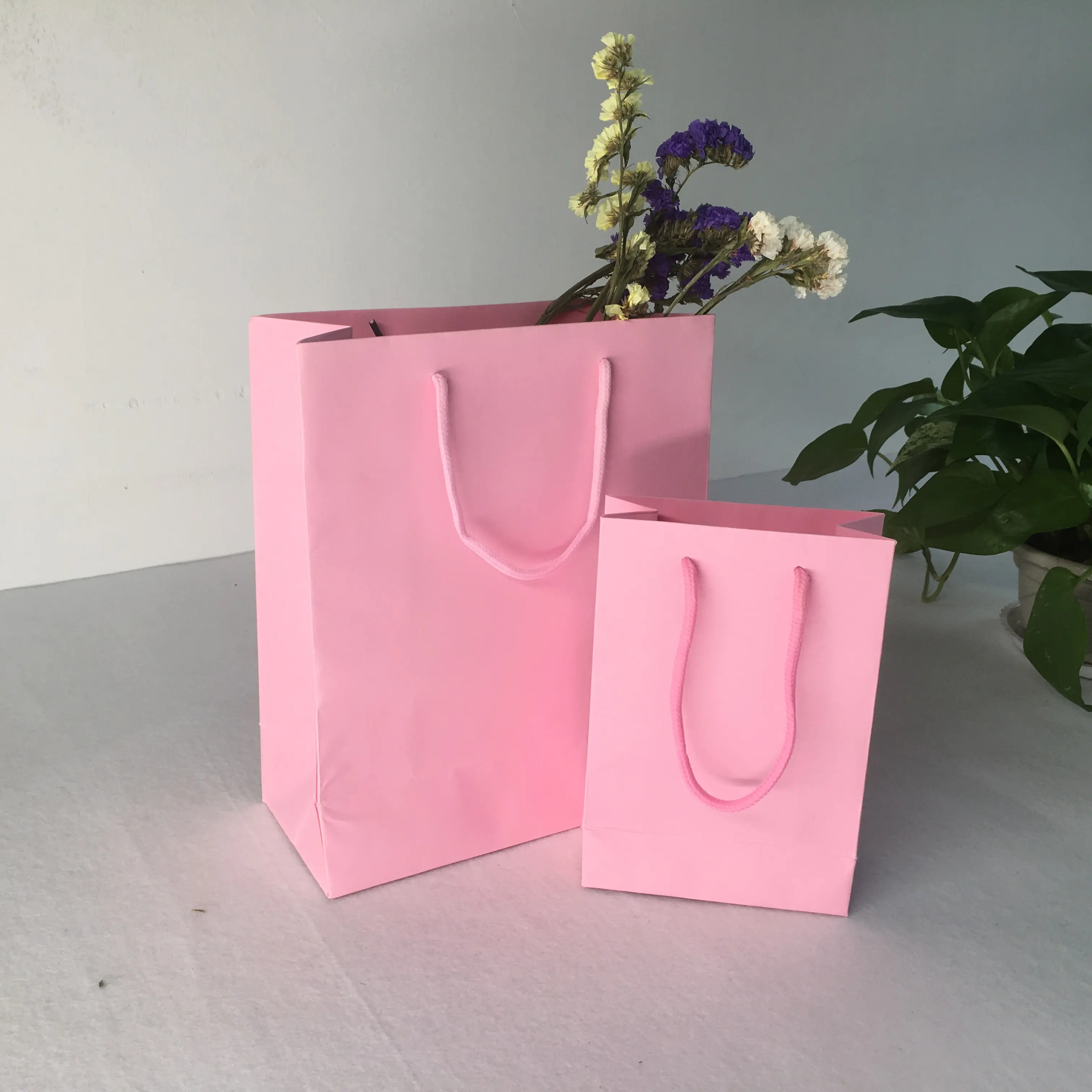 Sacos de papel para presente, sacos de papel de cartão rosa impressão personalizada durável