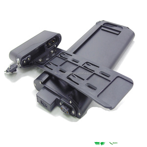 Harga Pabrik 24V Baterai Sepeda Listrik 24V 10Ah Sarung Belakang Ramping Baterai Li Ion Sepeda + Pengisi Daya 3A