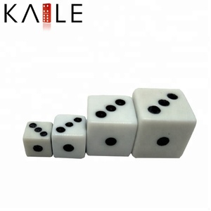 סיטונאי 16mm לבן אקריליק קוביות עם שחור דוט ישר כיכר פינות חד מקבלים עיצוב מותאם אישית עבור משחק משחק - Product Image 5