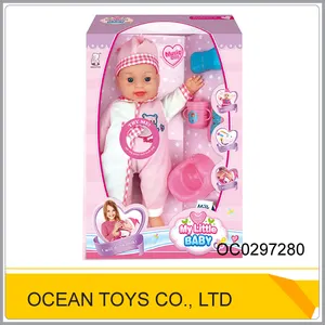 女孩玩可爱的玩具硅胶再生娃娃与尝试我 OC0297280