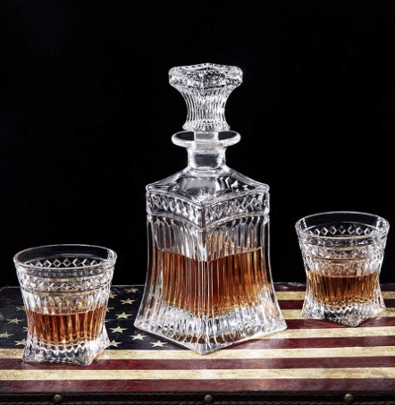 Whiskey Glass Decanter Entertainment Set of 5 one Liquor Dispenser Beverage Bottle with Square Stopper and 4 Glass