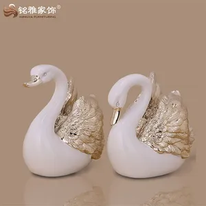 Decoration wholesale supplier resin couple swan statues for living room decor