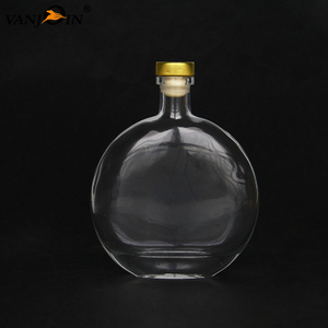 Nueva Botella de Licor de Vidrio Plana y Redonda con Tapa de Corcho Dorada para <span class=keywords><strong>Vodka</strong></span> - Product Image 3