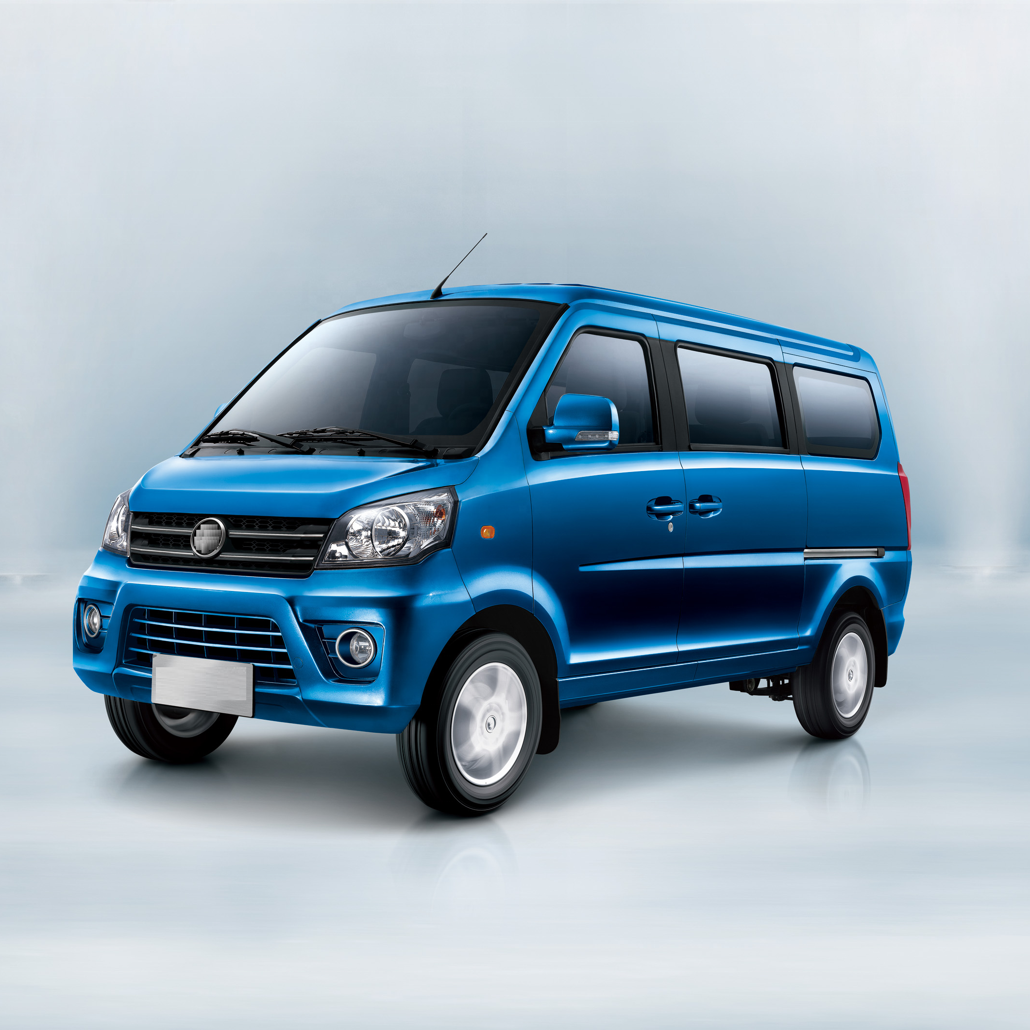 Мини бусик. Авто тата и махиндра. Митсубиси мини бус. Mahindra supro minivan. Volkswagen caravelle 2003 года.