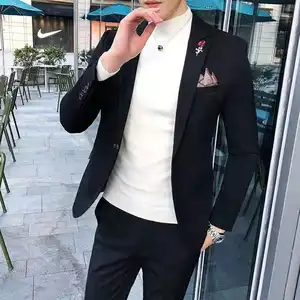 Người Đàn Ông Của Bộ Trang Trí Đám Cưới Tuxedo Phù Hợp Với