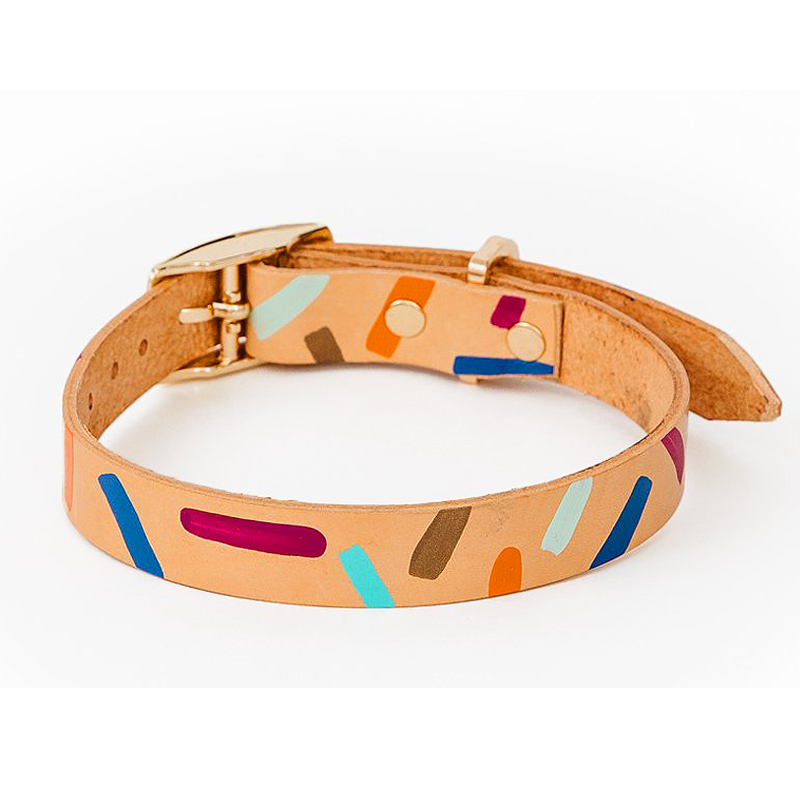 Оптовый Производитель OEM, экологически чистый ошейник для собак ручной работы из искусственной кожи растительного дубления с прочной золотой фурнитурой