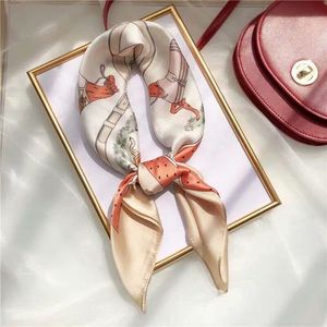 Trung Quốc Bán Buôn Chất Lượng Cao Khăn Vuông Thời Trang Nhỏ Trang Trí Khăn Lụa - Product Image 4