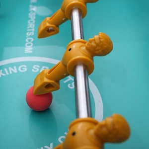 Mesa <span class=keywords><strong>de</strong></span> Futbolín Profesional Clásica <span class=keywords><strong>de</strong></span> Madera <span class=keywords><strong>de</strong></span> 144 cm para Interiores con 4 Bolas y Varillas <span class=keywords><strong>de</strong></span> Acero <span class=keywords><strong>de</strong></span> Alta Resistencia para Torneos - Product Image 5
