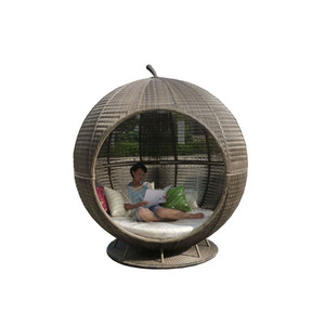 Cama Redonda de Ratán para Exteriores, Económica - Product Image 1