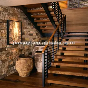 用于室内/室外的锻铁直楼梯设计