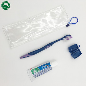 Brosse à dents en plastique avec capuchon en plastique et dentifrice emballés dans un sac en plastique pour brosse à dents - Product Image 3