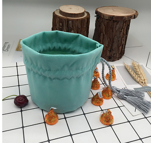 Túi Trang Điểm Nhung Dây Rút Đáy Tròn Thêu Logo Tùy Chỉnh - Product Image 3