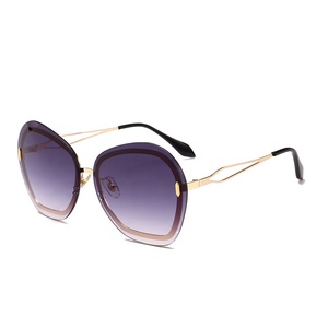แว่นกันแดดทรงใหญ่ไร้กรอบ รุ่น 11232 Superhot Eyewear แฟชั่นปี 2019 สำหรับผู้หญิง - Product Image 2