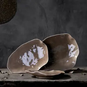 Commercio all'ingrosso di alta qualità 9 pollici di figura irregolare piatti in ceramica fatti a mano, Fine porcellana piatti della cena per ristoranti