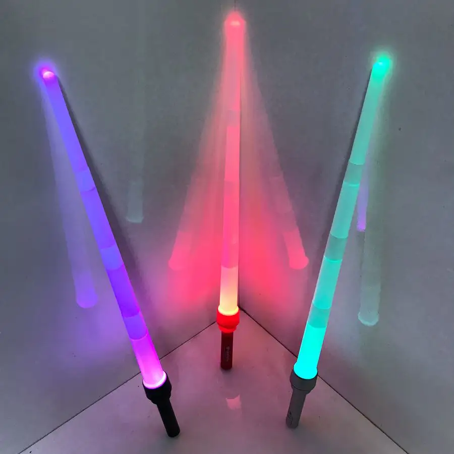 Wholesale Factory OEM Price Color Changing Flashing Sword Expandable Lgt Led Lightsaber