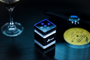 Haut-parleur métallique Cube <span class=keywords><strong>Vibro</strong></span> Newadin avec microphone intégré, batterie 1400 mAh, sortie 26 W - Modèle BT-BOX - Product Image 5