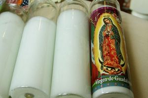 Velas Religiosas Mexicanas al por Mayor en Frascos de Vidrio de 7 Días - Product Image 3