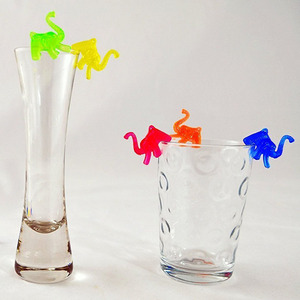 Colgadores de Cócteles de Plástico con Forma de Animales - Product Image 2