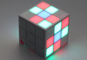 2016 <span class=keywords><strong>Amazon</strong></span> más vendido nuevo gadget cubo mágico linterna LED altavoz bluetooth - Product Image 5