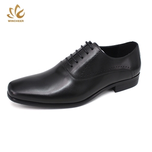 2019 Venta caliente calzado de los hombres vestido formal zapatos de moda Zapatos de zapato de cuero negro para hombre - Product Image 1