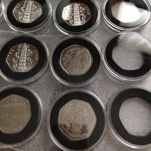 แคปซูลใส่เหรียญอะคริลิคขนาด 38 มม. 40 มม. 45 มม. 50 มม. พร้อมวงแหวน EVA สีดำสำหรับป้องกันเหรียญ 50 เพนซ์ ลดราคา - Product Image 5