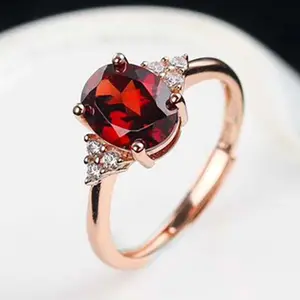 cincin wanita perak asli Suppliers-Wanita Desain Asli Oval Facetted Cut Merah Alami Garnet Cincin Perak 925