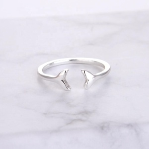Bijoux fins, argent sterling 925 plaqué rhodium, bague ouverte ajustable à deux queues de baleine - Product Image 1