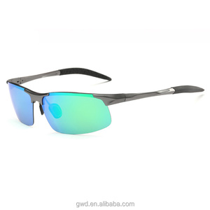 Lunettes de <span class=keywords><strong>soleil</strong></span> polarisées Al-Mg TAC pour hommes fabriquées sur mesure avec protection UV400 Style tendance OEM - Product Image 5