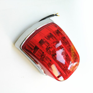 Fanale Posteriore a LED Cromato per <span class=keywords><strong>Vespa</strong></span> <span class=keywords><strong>PX</strong></span> 125 150 200 Faro Posteriore Luce di Coda - Product Image 4