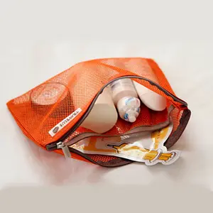 2024 di alta qualità promozionale in rete di nylon borsa cosmetica lavabile per il trucco borsa da toilette sacchetto di spugna per viaggiare