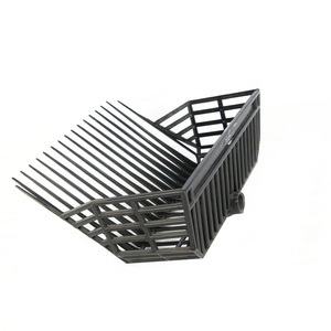 Kunststoff-Pitch-Gabel kopf mit D-förmigem Griff zur Pferde reinigung - Product Image 5